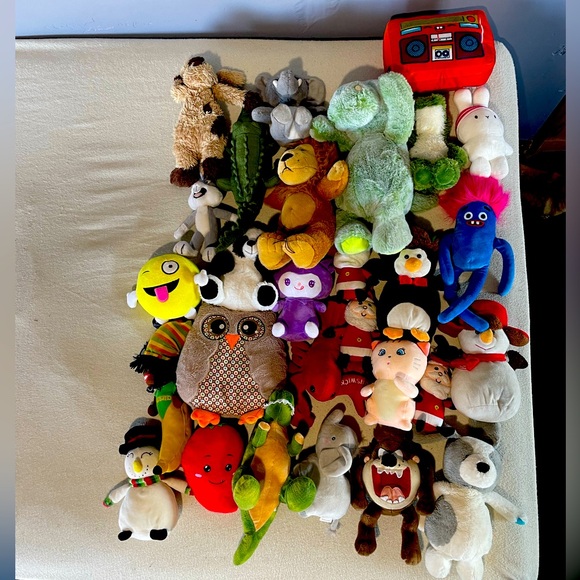 Lot of mixed plush toys - Picture 1 of 5
